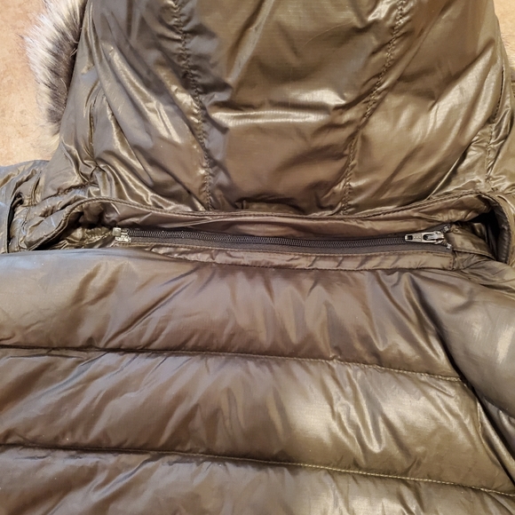 Marmot Women's Duck Down Short Bomber Puffer Jacket Coat, Olive Green, XS - Picture 9 of 16